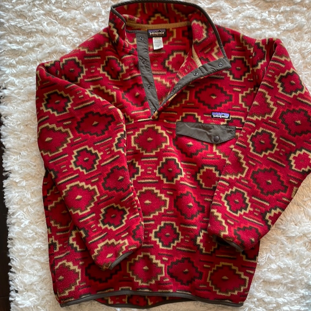 Patagonia synchilla pullover perfect for a night at the ranch. Size medium